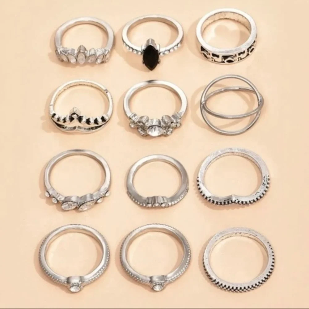 3/$30 🤍 Boho Ring Set